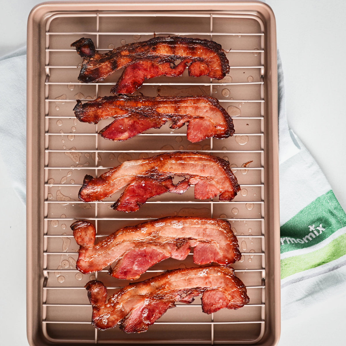 Medium Oven Tray, Rack + Liner Set Shop Baking Sets