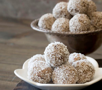 Macadamia protein balls