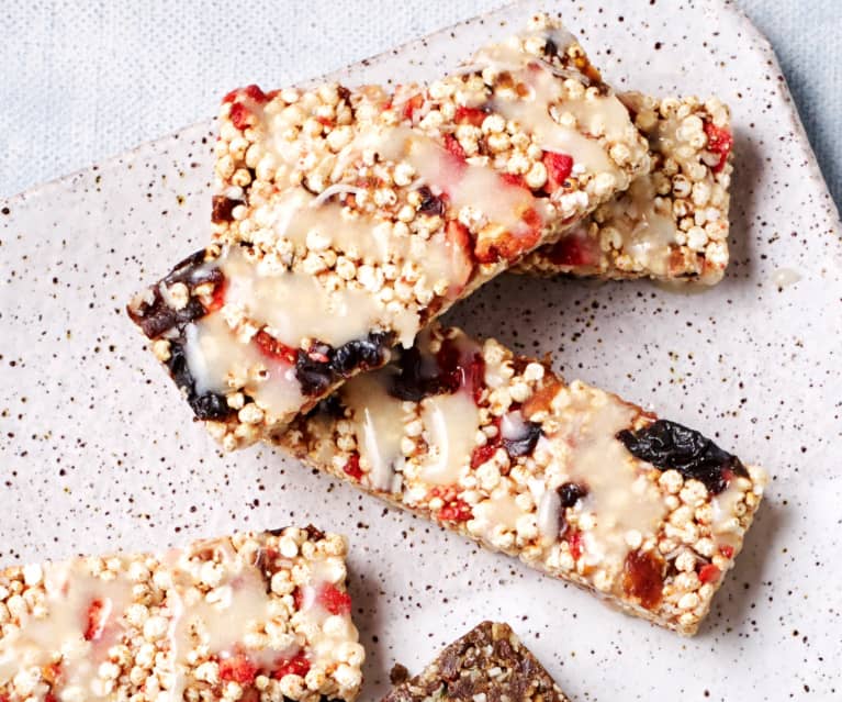 Strawberry and puffed millet cereal bars