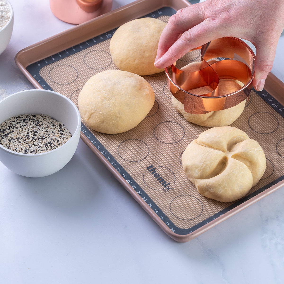 Rose Gold Kaiser Roll Stamp for Emperor-worthy Textured Crusts