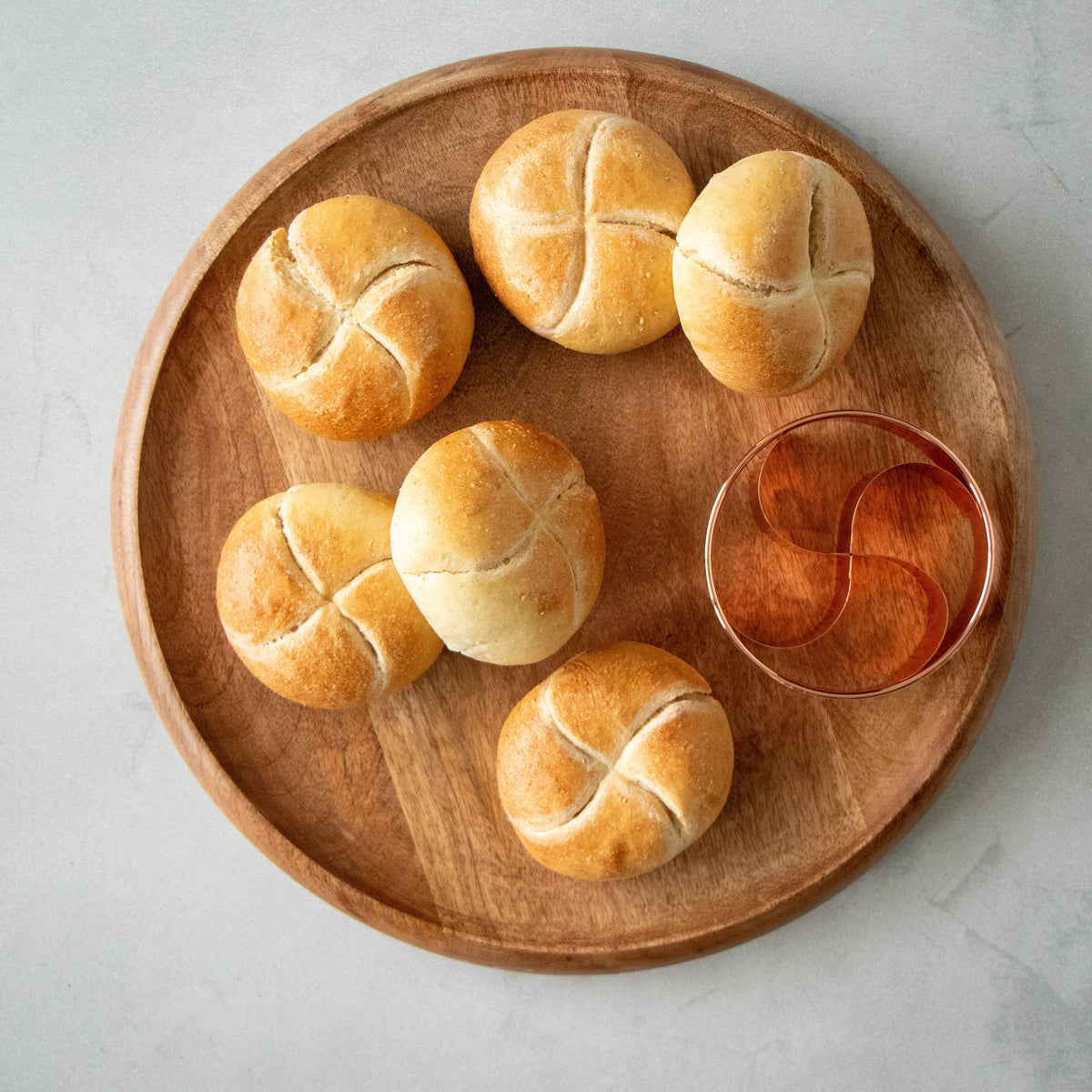 Rose Gold Kaiser Roll Stamp for Emperor-worthy Textured Crusts