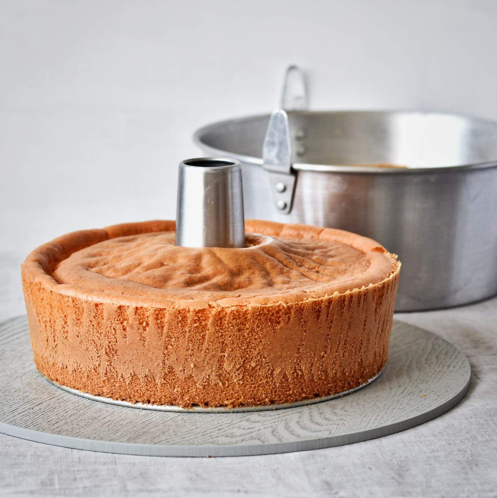 Mondo Bakeware Chiffon / Angel Food Cake Pan